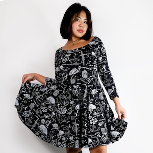 Vestido con estampado de estrellas y tarot de brujas - Vestido con estampado de estrellas y tarot de brujas - Algodón orgánico y bambú - Vestido de talla grande - Ajuste personalizado