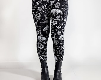 Spellbound Leggings - Organic cotton bamboo leggings - Hand printed plus size inclusive - Custom fit - Astrology stars witchy tarot print