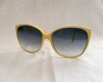 vintage yellow sunglasses, seventies, shades, tinted lenses, eyewear, elton john, big round lenses, oversized, Spaulding, Taiwan R