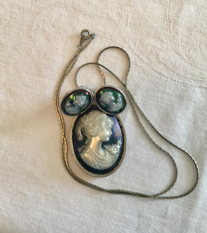 Vintage cameo necklace and earring set blue and white luster white pealized silver finish frame and chain teal blue