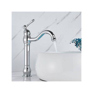 Puede incluir: Un grifo de baño cromado con un caño de arco alto y manija de palanca. El agua fluye del grifo a un lavabo blanco de forma ovalada. El grifo tiene un diseño clásico.