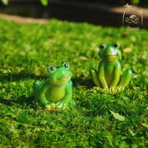 Miniature Frog Figurines, Resin Frog, Garden Decoration, Yard Art, Frog Decoration, Mini Realistic Figurine, Garden Ornament, Garden Art