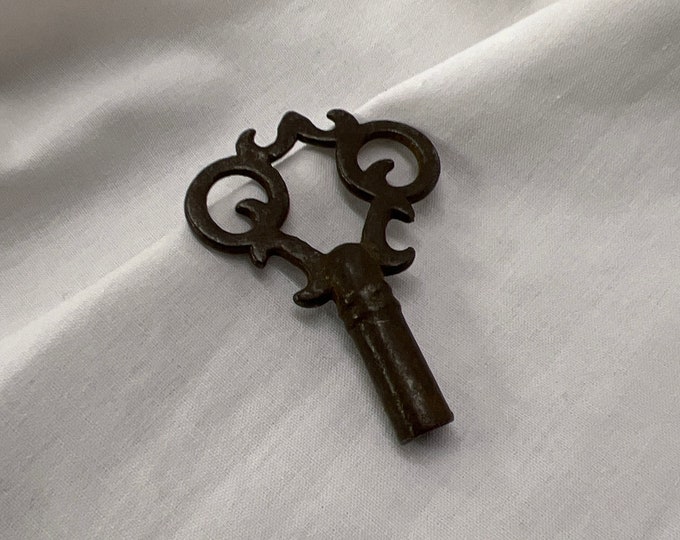 Vintage Scroll Clock Key Wind up Key Repurpose Finds Etsy