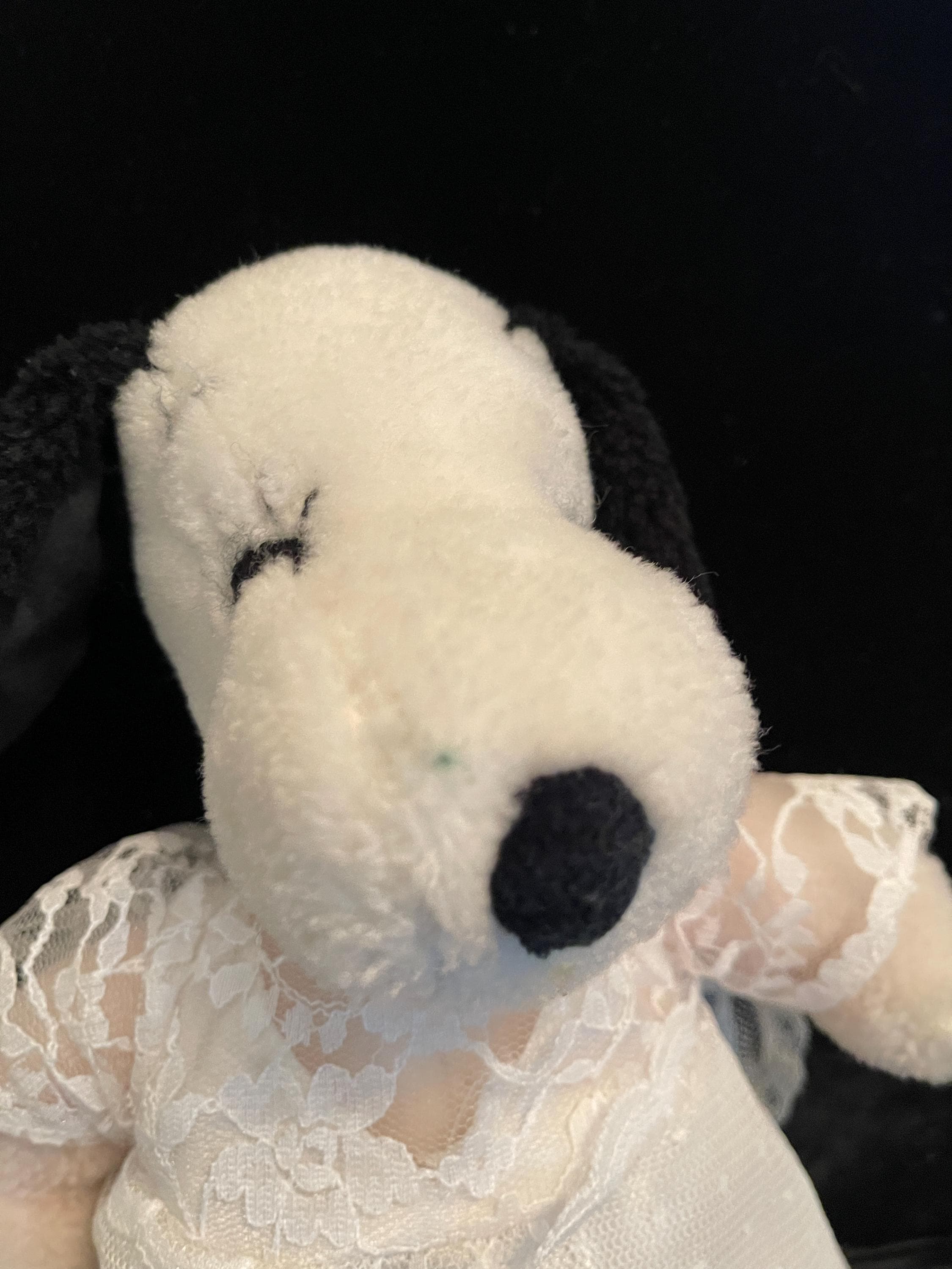 Vintage Snoopy and Belle Wedding Dolls: 1968 Peanuts Collectible