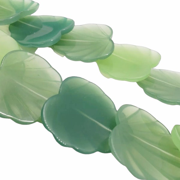 Vintage Green Leaf Lucite Link Early Plastic Necklace MCM Jewelry VN920