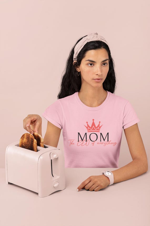 Mom CEO Unisex Tee, Funny Gift for Mothers Day, Casual Shirt for Moms, Birthday Gift, Everyday Wear, Heavy Cotton T-Shirt for Women
