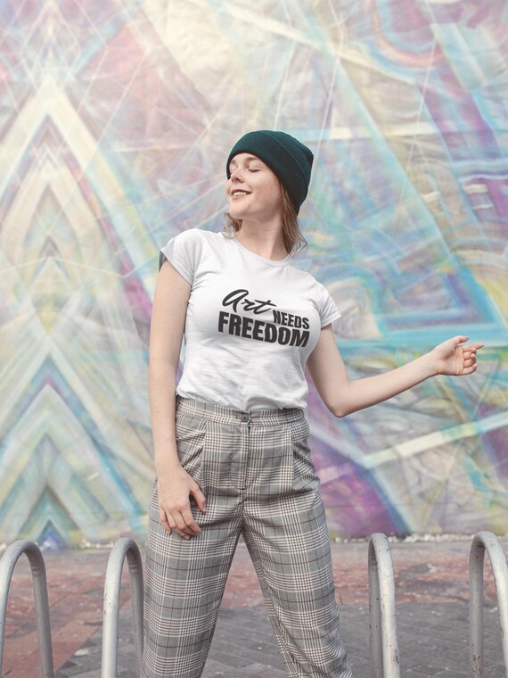 Art Needs Freedom T-Shirt – Minimalist Statement Tee for Artists & Creatives