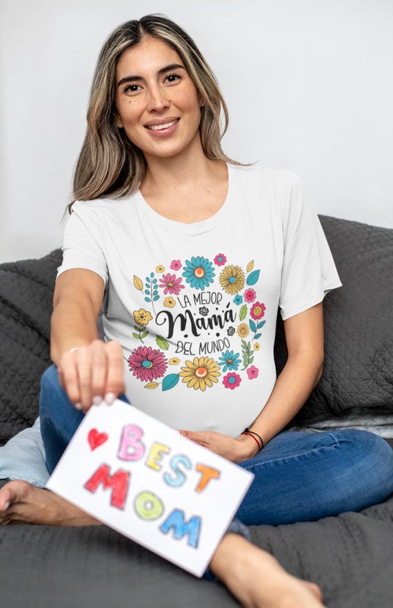Floral Mom T-Shirt, Mother's Day Gift, La Mejor Mamá Del Mundo Tee, Unisex Garment-Dyed Shirt