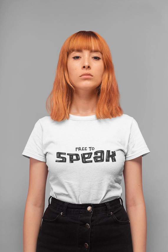 FREE TO SPEAK T-Shirt – Bold Typography Tee for Men & Women | Graphic Statement Shirt | Minimalist Empowerment Tee | Unisex Gift Idea