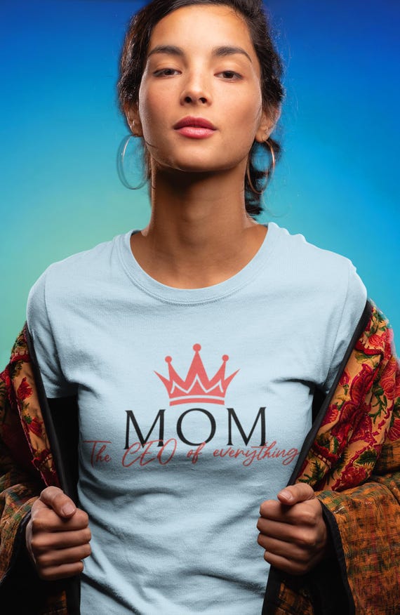 Mom CEO Unisex Tee, Funny Gift for Mothers Day, Casual Shirt for Moms, Birthday Gift, Everyday Wear, Heavy Cotton T-Shirt for Women