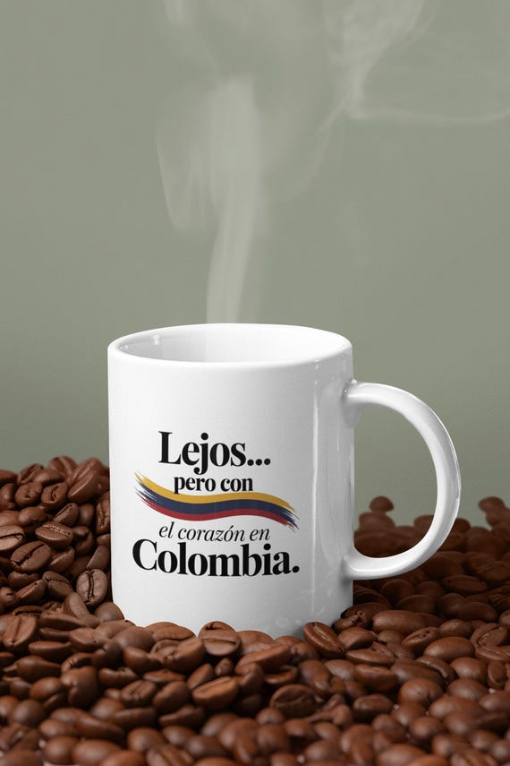 Lejos Pero Con el Corazón en Colombia Mug  Minimalist Colombian Nostalgia Gift