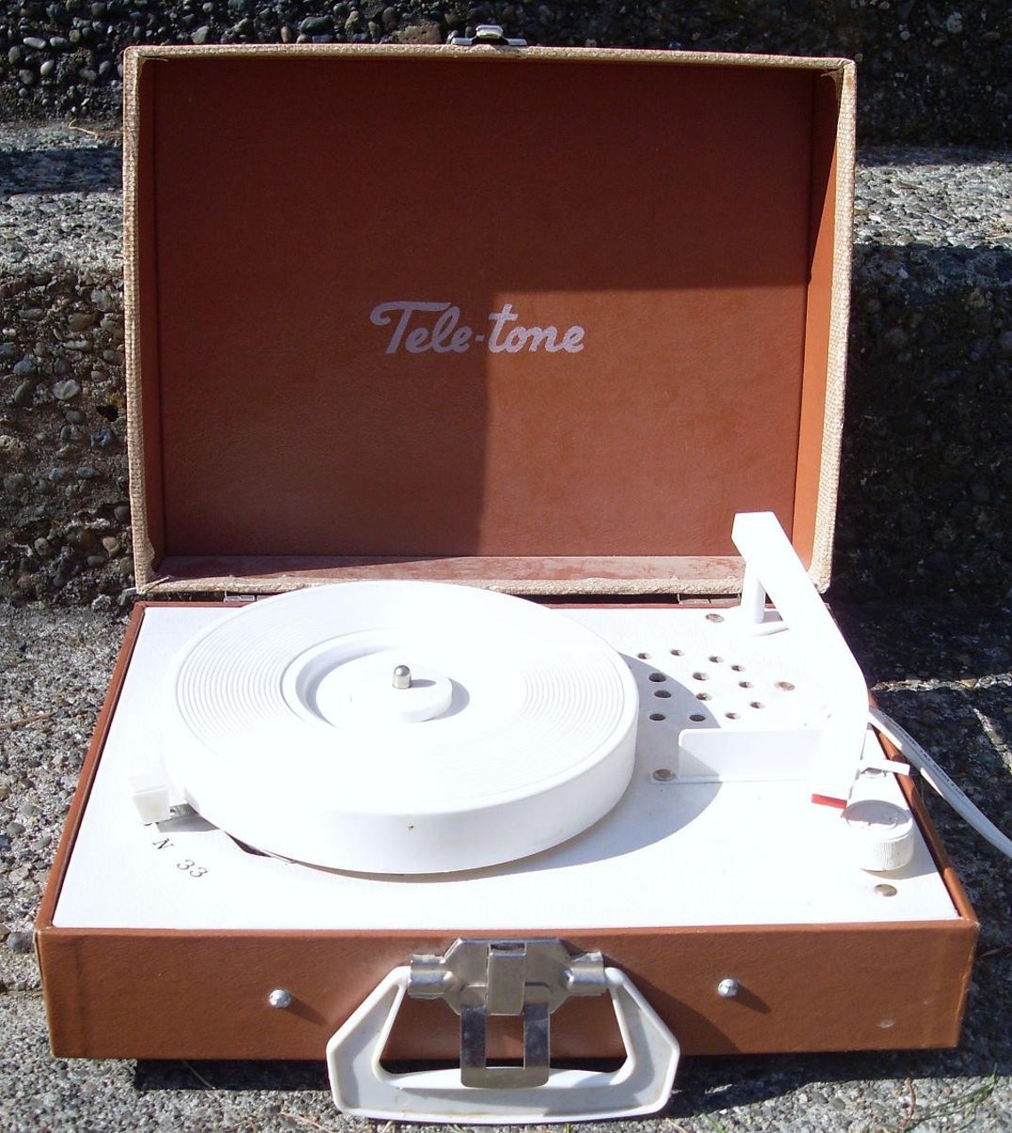 TURN TABLE...VINTAGE TELETONE PORTABLE RECORD PLAYER Etsy