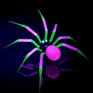Pink & Grün Uran Spinne - Glas Figur Skulptur