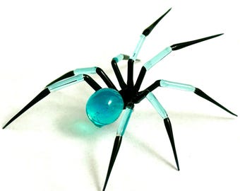 Aquamarine Spider - Glass Figurine Sculpture