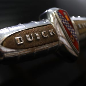 Buick Eight Emblem