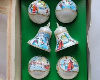 Set of 6 Vintage Bradford 70s plastic bell and ball ornaments with Christmas scenes