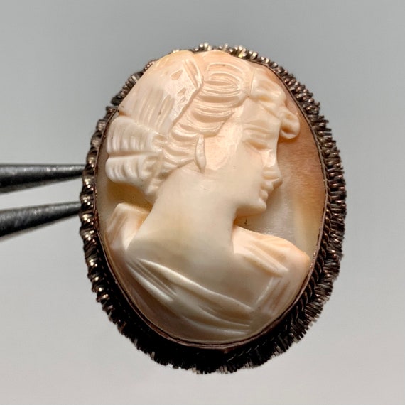 Italian Cameo Carved Shell Pendant Brooch - image 1