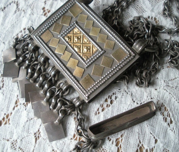 Antique Silver Koran Box Necklace Oman - image 4