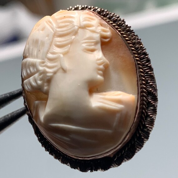 Italian Cameo Carved Shell Pendant Brooch - image 4