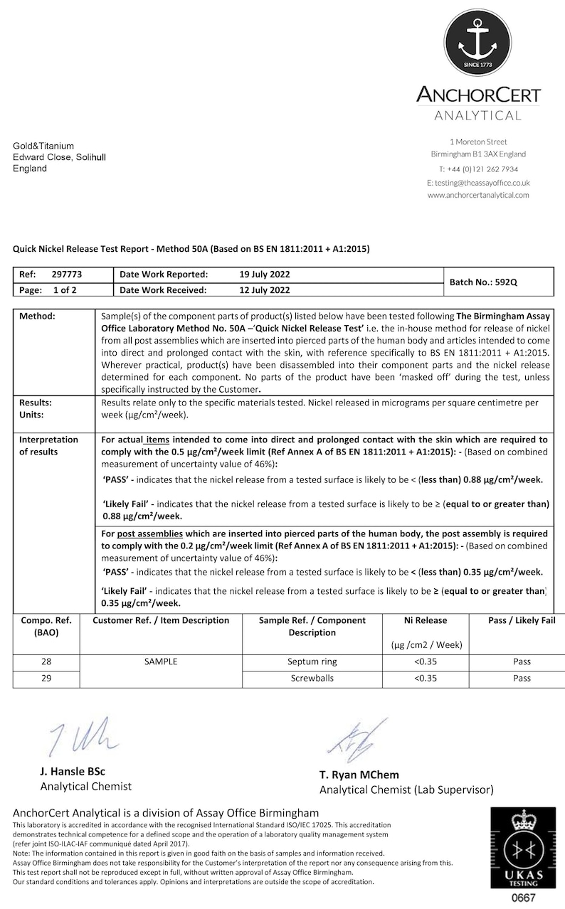 K&ouml;nnte beinhalten: Ein Dokument mit dem Titel "Quick Nickel Release Test Report" mit dem Logo von AnchorCert Analytical. Der Bericht beschreibt die Ergebnisse eines Nickel-Freisetzungstests, der an einer Probe eines Produkts durchgef&uuml;hrt wurde. Der Bericht enth&auml;lt das Datum, an dem die Arbeit gemeldet wurde, das Datum, an dem die Arbeit eingegangen ist, die Chargennummer, die verwendete Methode, die Ergebnisse, die Einheiten, die Interpretation der Ergebnisse sowie die Kundenreferenz und die Artikelbeschreibung. Der Bericht enth&auml;lt auch die Probenreferenz und die Komponentenbeschreibung, die Nickel-Freisetzung und ob die Probe den Test bestanden oder nicht bestanden hat.