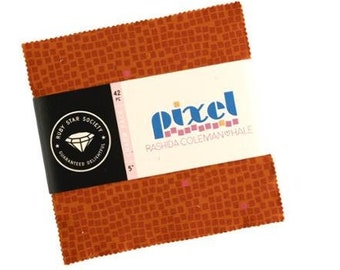 Pixel Charm Squares van Rashida Coleman Hale voor Ruby Star Society