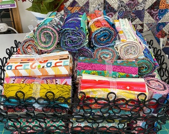 Modern Scrap Fabric Rolls - Ten 1/6 Yard Cuts (6" x 44") of Random  Fabrics