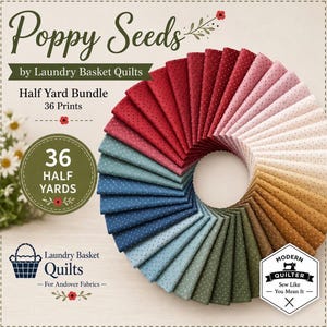 Pode incluir: Um pacote de tecidos de meia jarda intitulado Poppy Seeds da Laundry Basket Quilts com 36 estampas. As peças de tecido estão dispostas em um padrão de leque circular, exibindo um gradiente de cores do vermelho profundo e rosa ao creme, dourado e verde oliva.