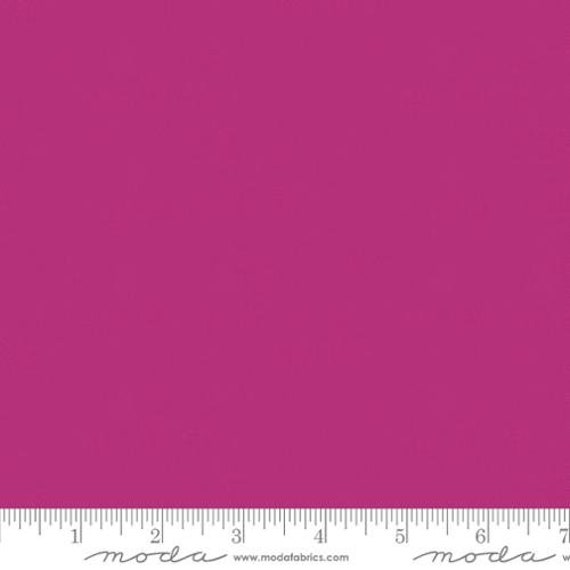 Moda Bella Solid - Passion Fruit 440 Moda Bella Solid - Passion Fruit 440