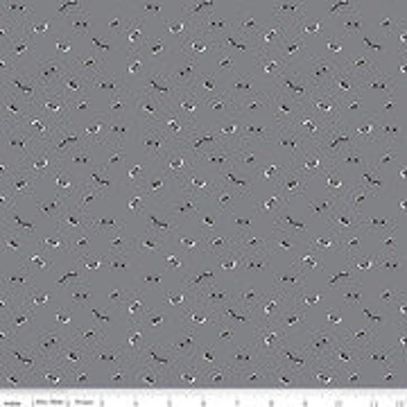 Preorder Spooky Hollow by Melissa Mortenson 24 Pieces Fat Quarter Bundle