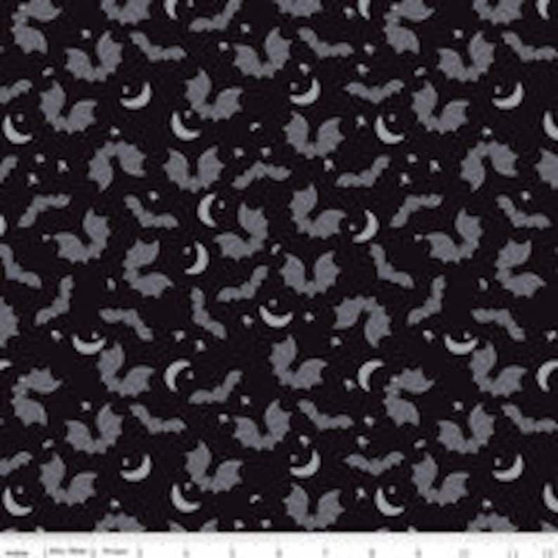 Preorder Spooky Hollow by Melissa Mortenson 24 Pieces Fat Quarter Bundle