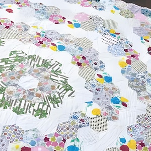 Postcard Project #19: Hexigo Round by Jen Kingwell