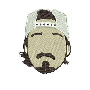 Pode incluir: Ilustração de desenho animado bordada de uma pessoa com cabelo castanho, um boné de beisebol branco e um bigode e uma barba de bode marrons.