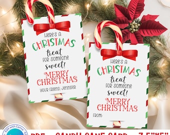 Può includere: Due biglietti di Natale con bastoncini di zucchero, fiocchi rossi e bastoncini di zucchero. I biglietti recitano "Ecco un dolcetto natalizio per qualcuno di dolce! Buon Natale". Un biglietto dice "Il tuo amico, Jennifer". I biglietti misurano 8,89 cm x 12,7 cm.