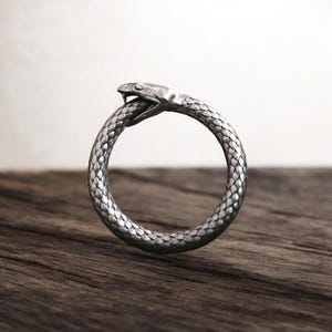 Handmade 925 Sterling Silver Ouroboros Snake Ring, Ancient Serpent Jewelry, Infinity Symbol Ring, Gothic Occult Band, Unique Gift for Her