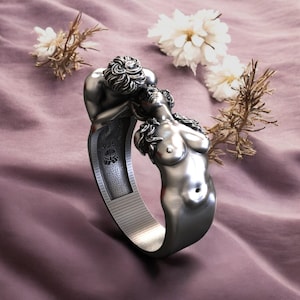 Sterling Silver Two Lovers Kissing Ring: Romantic Couple Jewelry