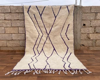 Handmade Wool Berber Rug: Moroccan Beni Ourain Style