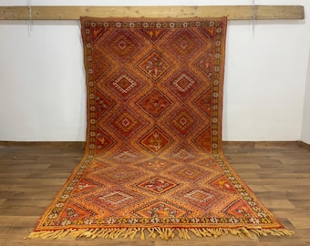 Vintage Taznakht Rug: Handwoven Moroccan Wool Berber Carpet (9x5 FT)