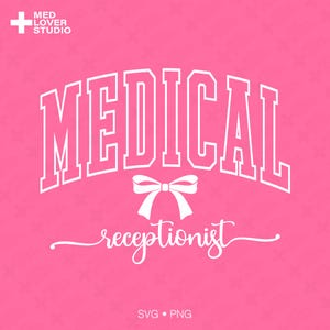 Può includere: Un design grafico rosa brillante con il testo bianco MEDICAL in un carattere universitario arcuato e in grassetto, un'icona a fiocco bianco e il testo corsivo bianco receptionist. L'angolo in alto a sinistra mostra il testo bianco MED LOVER STUDIO.