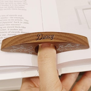 Porta-páginas de madeira personalizado para livro de polegar: anel de leitura com folhas, presente para amantes de livros