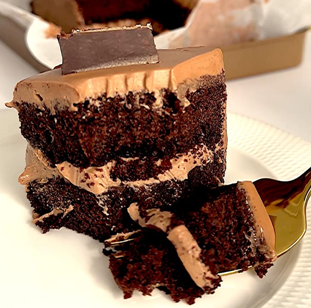 The EASIEST Homemade Mini Chocolate Cake Recipe | Easy-to-follow Recipe ...