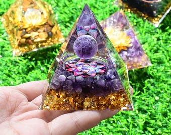 Orgone Pyramid for Positive Energy, Orgonite Amethyst Healing Crystal Pyramids, Chakra Reiki Healing Meditation Attracts Lucky and Success