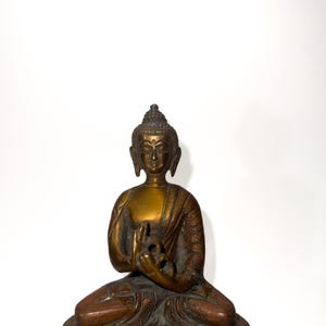 Antike Buddha-Statue Vintage Messing Buddha Figur Tibetanische Meditation Dekor handgemachte buddhistische Skulptur spirituelle Altar Kunst Sammler Art