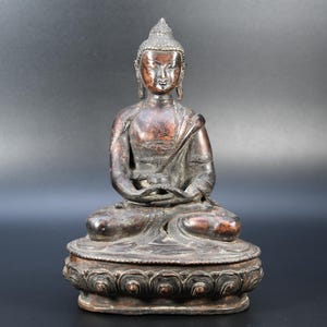 Vintage Messing Buddha Figur Antike Buddha Statue tibetische Meditation Dekor handgemachte buddhistische Skulptur spirituelle Altar Kunst Sammler Kunst