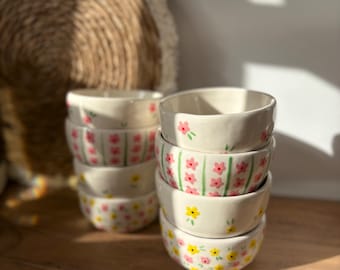 Hand-Painted Ceramic Bowl Set: Floral Design, Set of 4