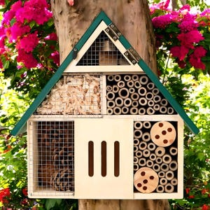 Bee & Bug Hotel | Wooden Insect House for Garden | Solitary Bee Habitat | Bug Hotel for Pollinators | Wildlife Shelter | Eco-Friendly Gift