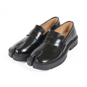 Mocasines tabi de inspiración japonesa