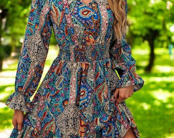 Paisley-jurk met bloemenprint: gesmokte taille met V-hals, ruches en lange mouwen
