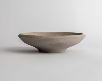Concrete Low Bowl Planter - Minimalist Handmade Concrete Pot for Succulents - Scandinavian Japandi Table Decor - Design 3