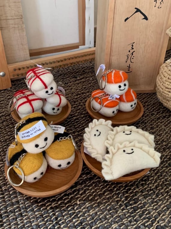 Handmade Wool Felt Sushi & Dumpling Keychain – Cute Food Keyring, Perfect Gift!