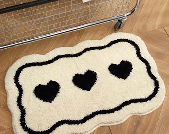 Heart Tufted Biscuit Rug - Cute Scalloped Edge Accent Mat for Bedroom, Bathroom or Entryway
